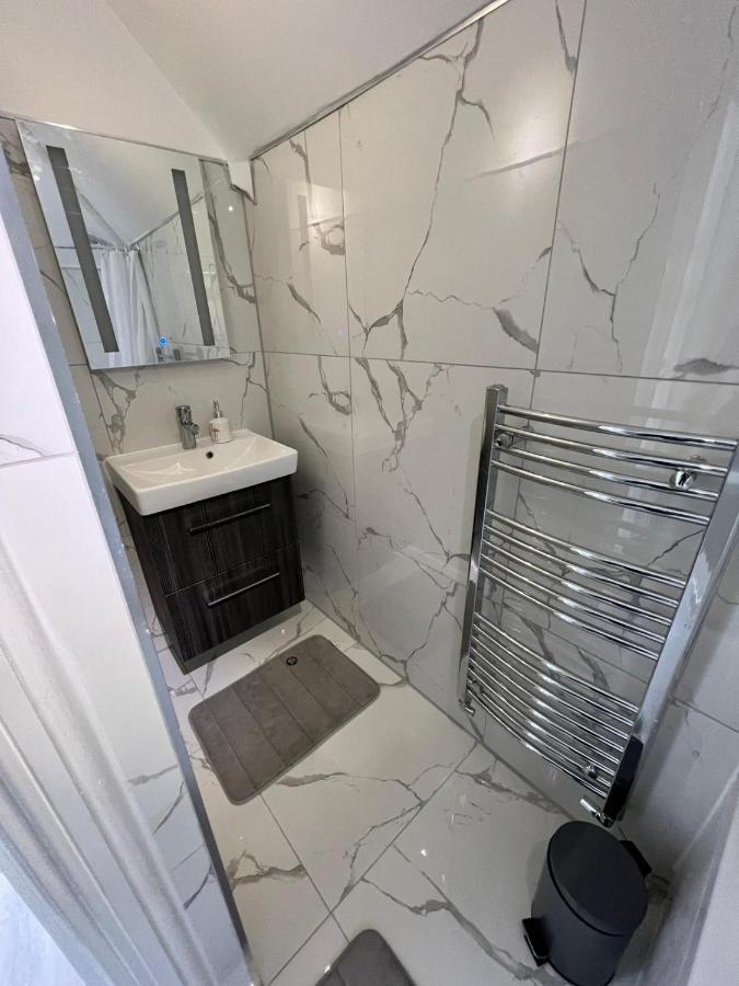 Lovely 2 Bedroom Flat With Roof Terrace In London Nw6 מראה חיצוני תמונה