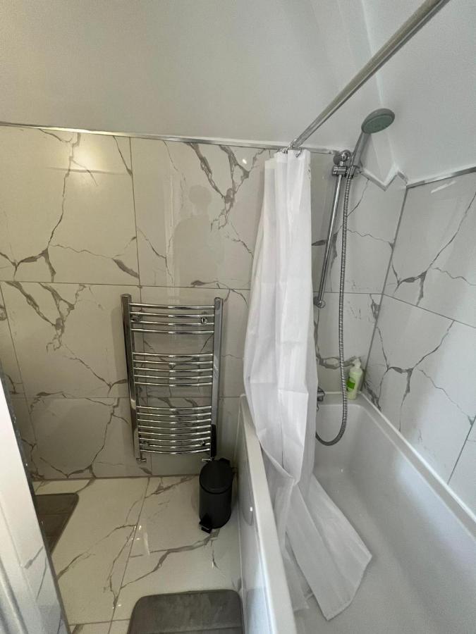 Lovely 2 Bedroom Flat With Roof Terrace In London Nw6 מראה חיצוני תמונה