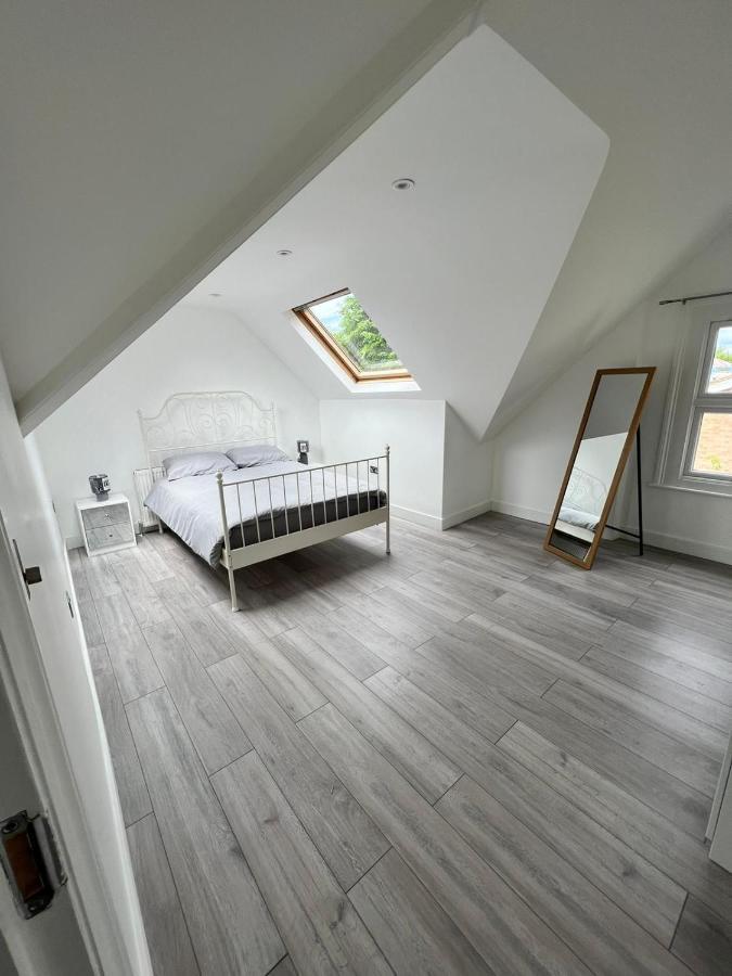 Lovely 2 Bedroom Flat With Roof Terrace In London Nw6 מראה חיצוני תמונה